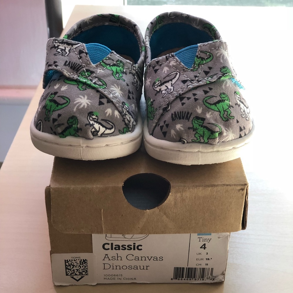 Toms Tiny Toms Infant Sneakers size 4